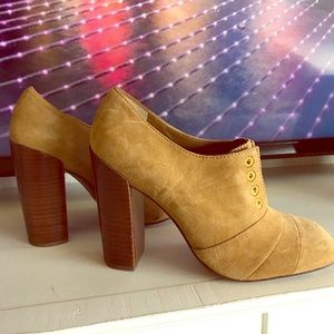 Mustard yellow suede Tory Burch heels